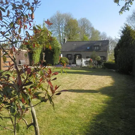 La Petite Cretouffiere - Naturiste - Adult Only Bed and breakfast *