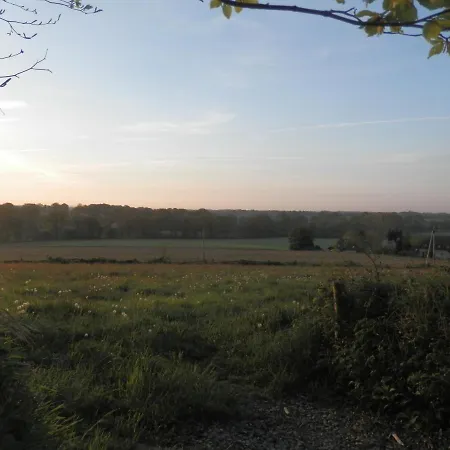 La Petite Cretouffiere - Naturiste - Adult Only Couette-café