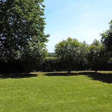 Lpc Naturiste - Adult Only Naturist Bed & Breakfast Colombiers-du-Plessis