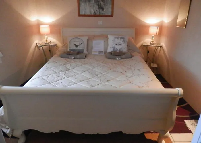 La Petite Cretouffiere - Naturiste - Adult Only Bed & Breakfast