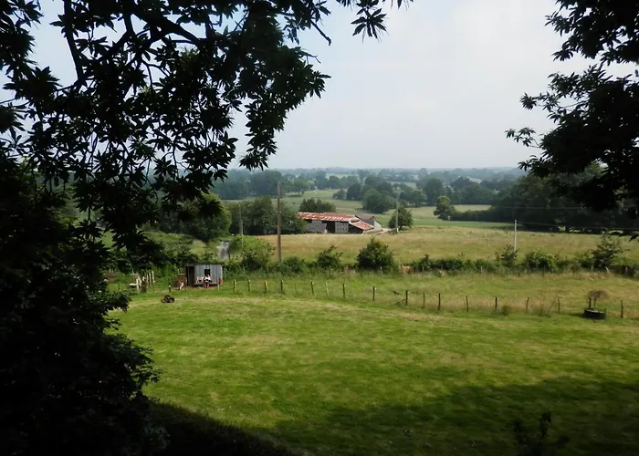 La Petite Cretouffiere - Naturiste - Adult Only Bed & Breakfast *